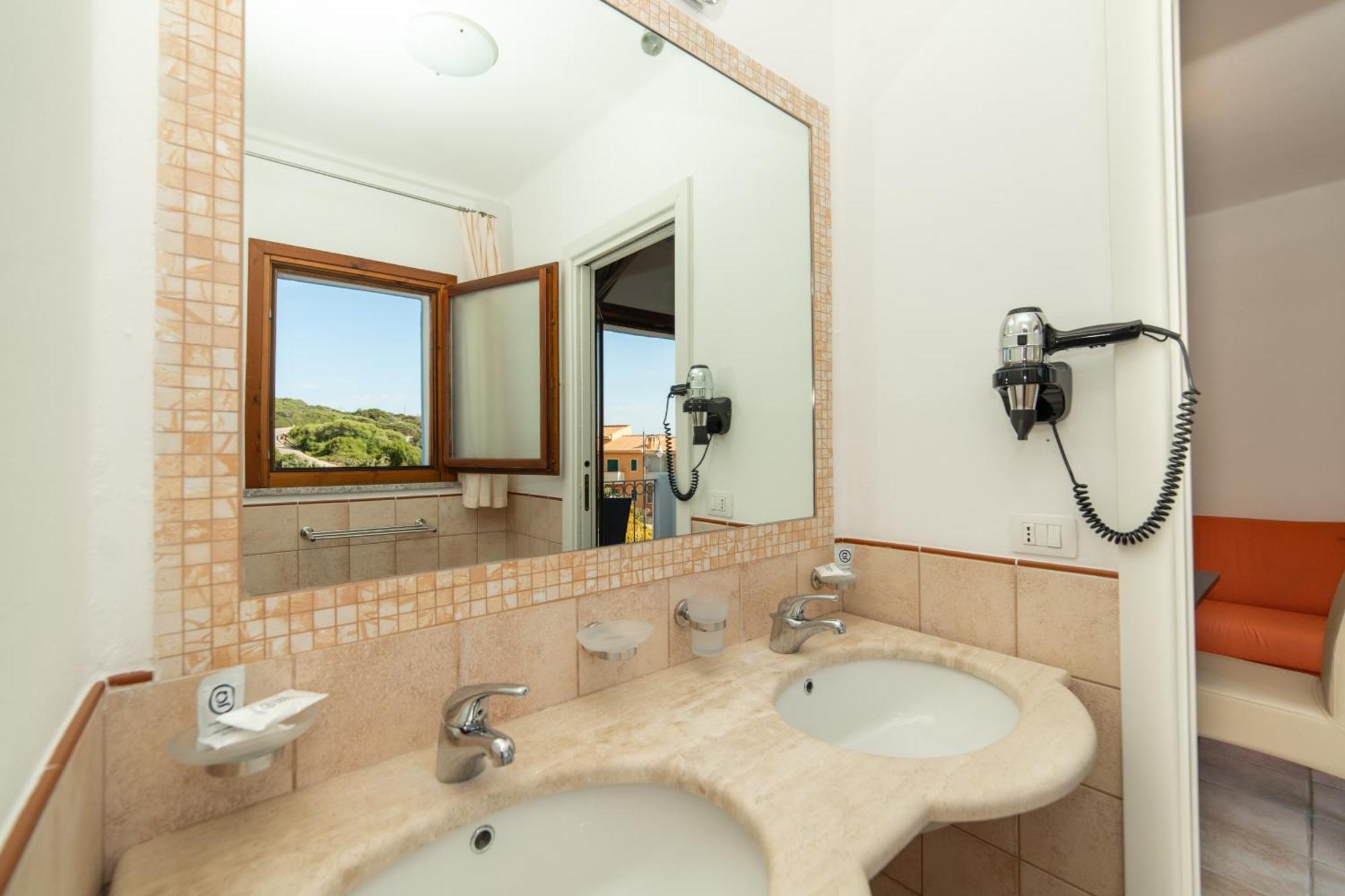 Gh Diana Hotel Santa Teresa Gallura Extérieur photo