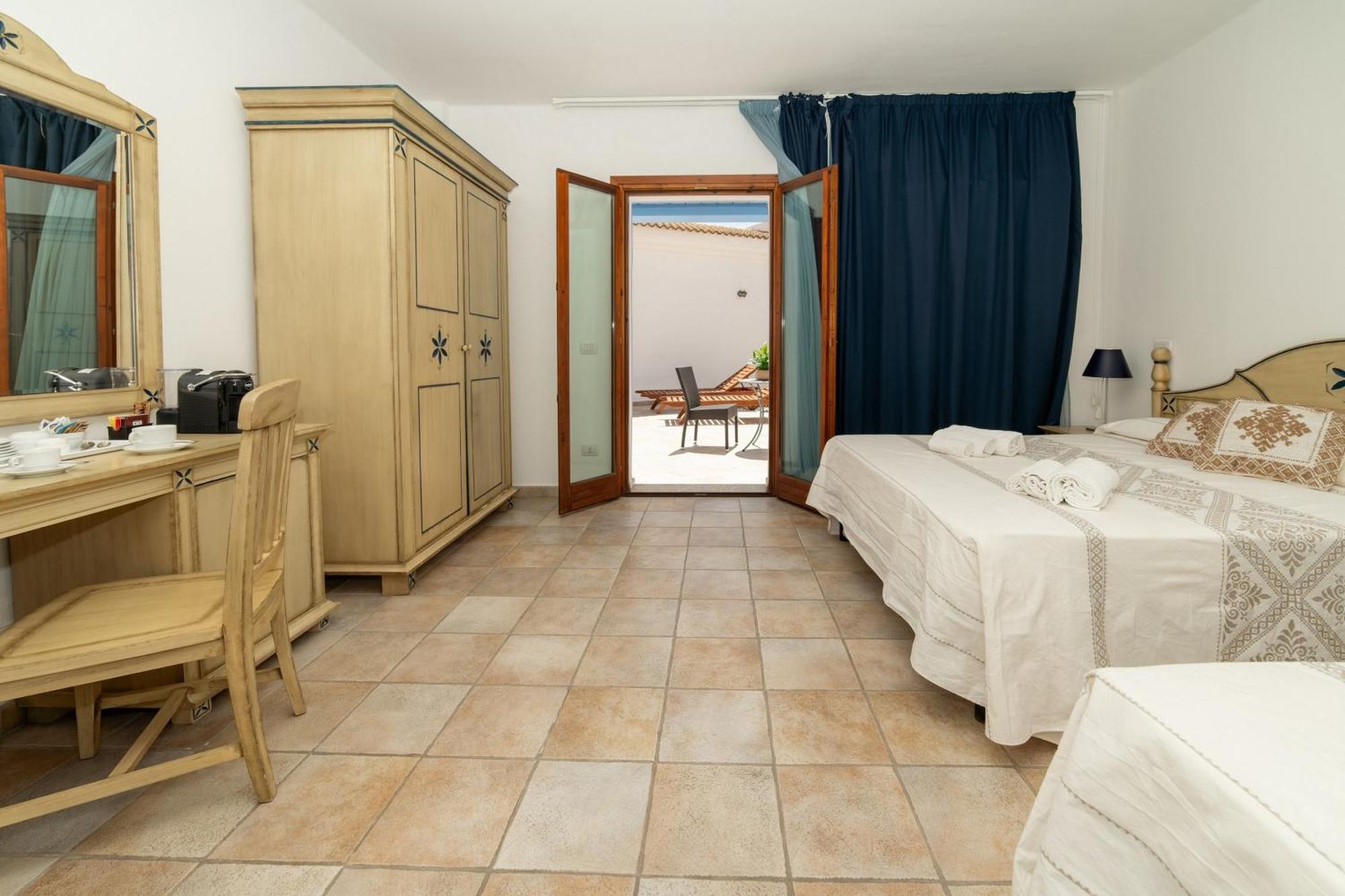 Gh Diana Hotel Santa Teresa Gallura Extérieur photo