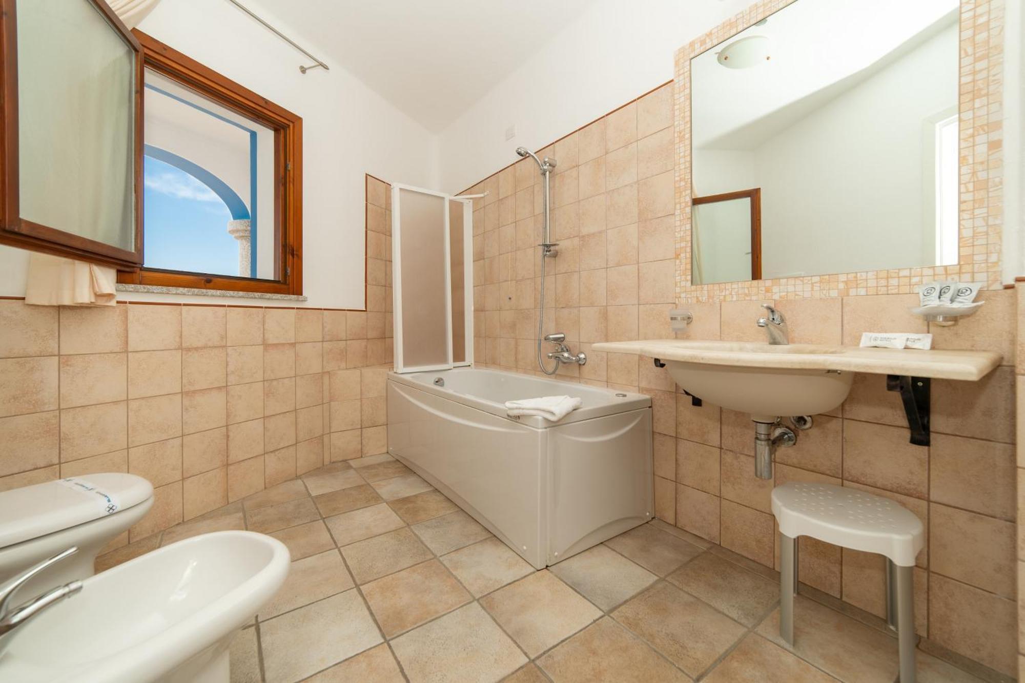 Gh Diana Hotel Santa Teresa Gallura Extérieur photo